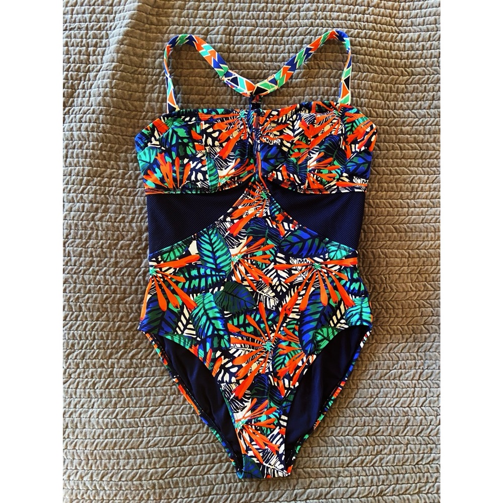 Athleta one piece swimsuit - bra sized 36D/DD